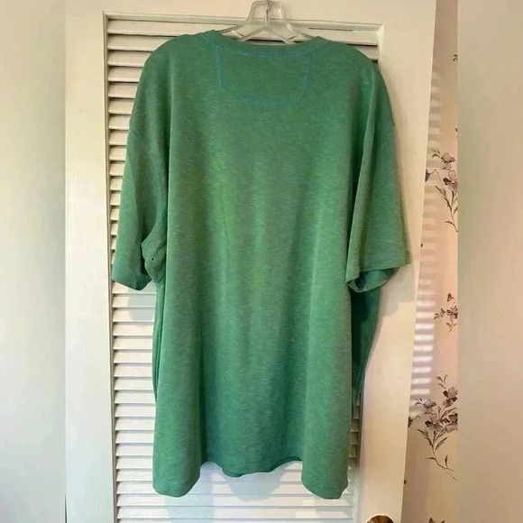 Tommy Bahama Short Sleeve Shirt with Contrast Stitching in XXL - Picture 5 of 7